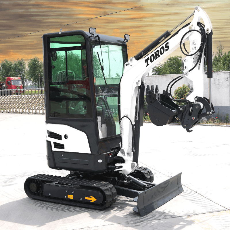 MINI PELLE 1,8T TOROS MOTEUR KUBOTA D902