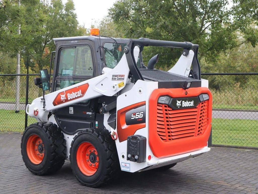Chargeuse compacte Bobcat S66 High Flow 2022