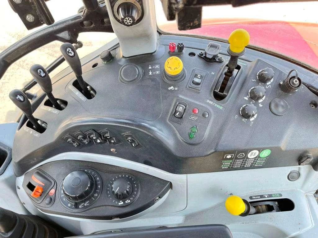 Tracteur STEYR 4105